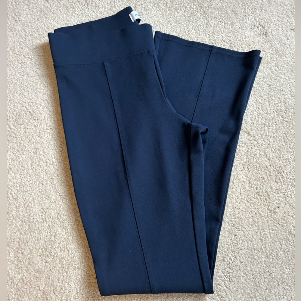 Old Navy NWOT Stevie Flared Leggings in Navy